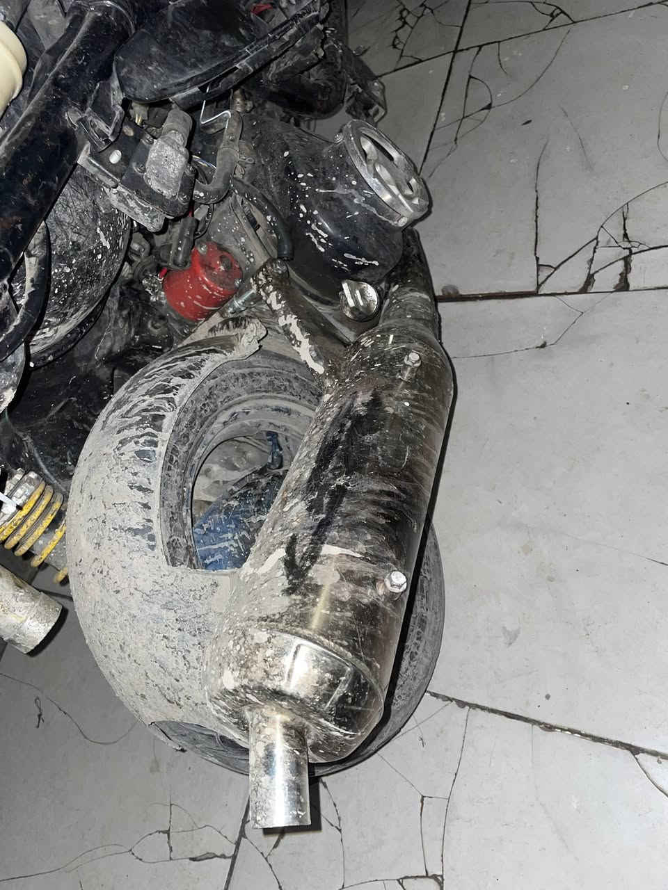 السلام عليكم 
ماكس مال لعب للبيع 
الدراجة شلعه ومعدل ماشاءالله 
المكينه 49 بلادية جانت 55 رجعت بلادية 
تزويدها كله اصلي وليس تجاري .
دبل RRGS ذهبي وسلفر
قبق فلاوين SMRT سلفر
ملقط رياضي سلفر 
فراك بريك سلفر
قبق كور اصلي بنفسجي
قطرة دهن سلفر
شيال بنفسجي رياضي
صالصنه صجمية 
كلجات رياضي اصلي
كفراتها موجودة الاصلية 
——
الدراجة وصخه مابيه حيل اغسلها 
——
سعرها 450 وبيها مجال للشراي واهلاً وسهلاً بيكم
مكاني بغداد الكرادة ***********واتساب 
التزويد كله اصلي وليس تجاري موضح بالصور .
