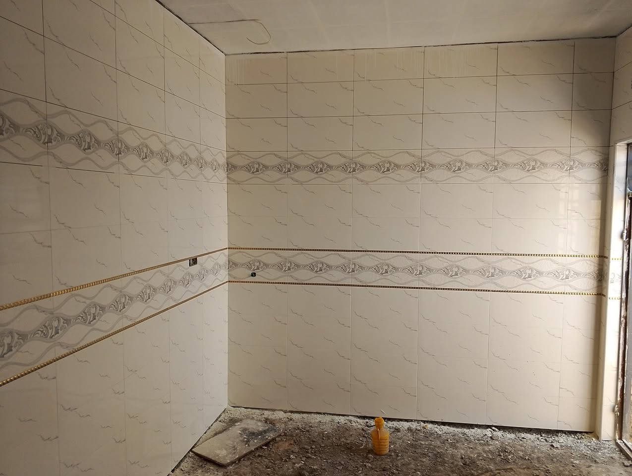 خلفة تطبيك سراميك والارضيات والكرانيت والمرمر شغل ايراني عراقي داخل ميسان ***********
