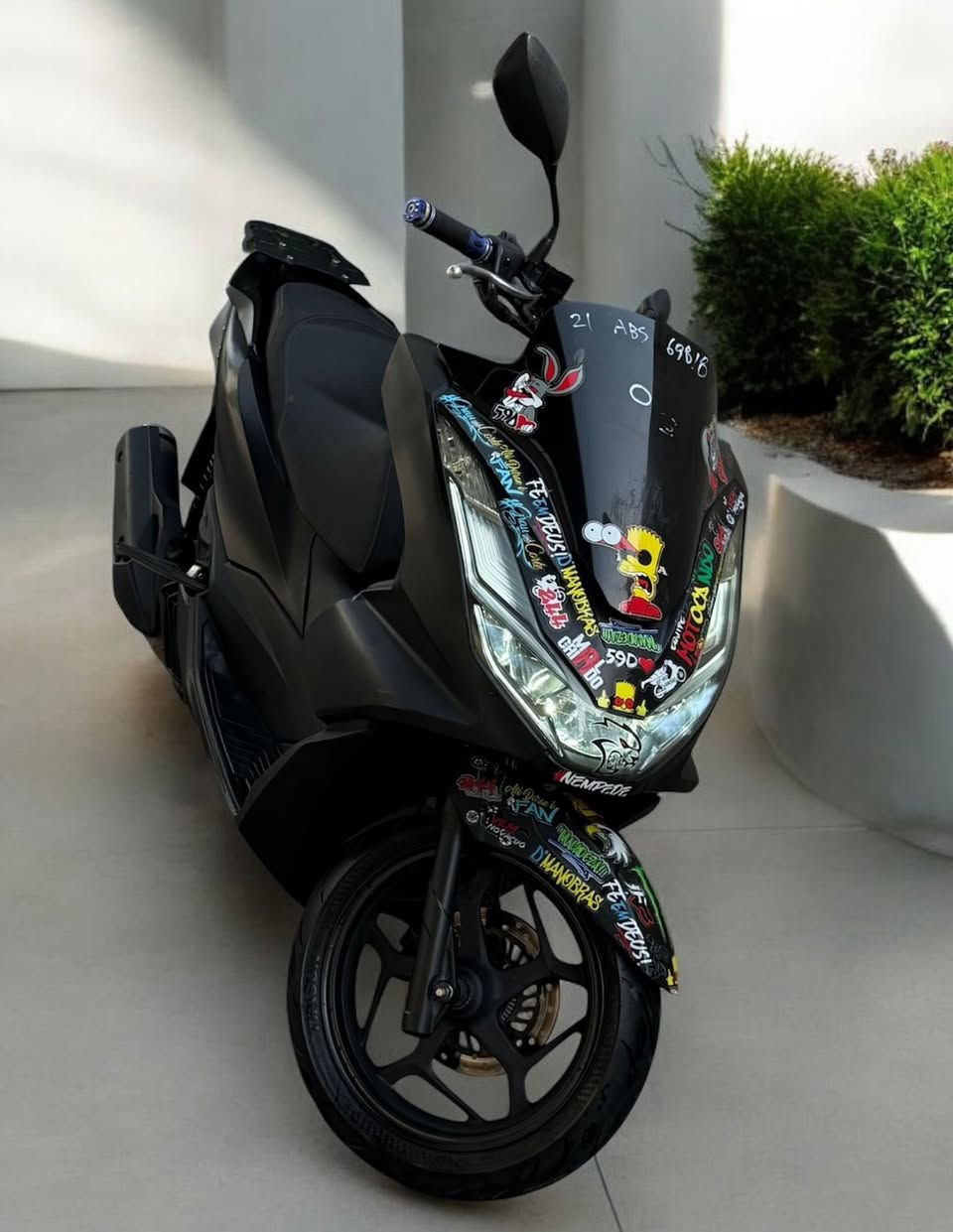 سلام عليكم بي سي اكس جيل الرابع للبيع
مكفوله دراجه من مكينه 
كفرات بل صوره بين شخط بيه
وممشاه وكامله من كلشي حساسات كهربائيات 
ماليزي دراجه 
 سعره 16 بيه مجال 
وتساب ***********
