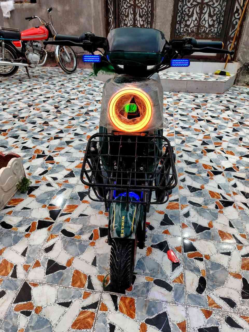 السلام عليكم دراجه شحن زيتوني جديد مستعمل قليل مديل 2026 R9 بطاريات حمر الموقع البصر ابو الخصيب السعر. 650 الف بيها مجال قليل 
للأتصال: ***********
