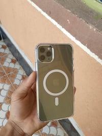 آيفون ١١ برو ماكس • ٢٦٥ • بطارية ٧٩