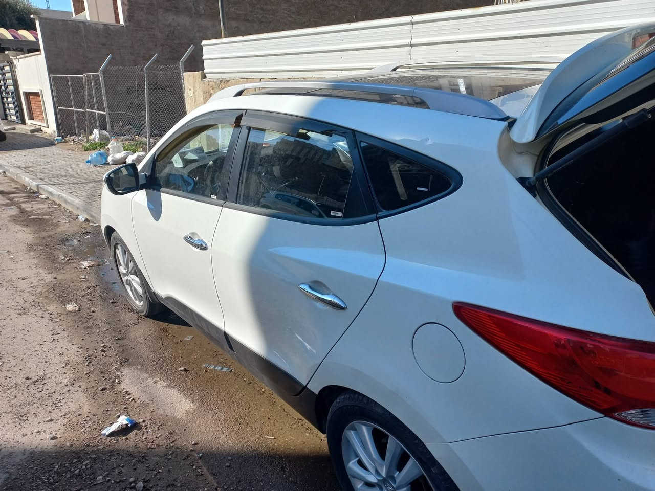 السلام عليكم مديرالكروب المحترم توسان ٢٠١١Limtedابيض الشكل الحديث جاهزة بدون نواقص 130$مكاني اعظميه محرك ٢٤٠٠دوش مشي قليل *********** متواجد واتس اب والرزق على الله وشكرا
