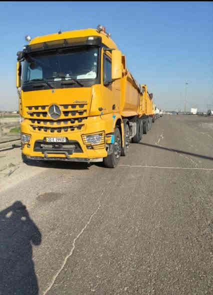 سلام عليكم مارسيدس وحش قاطرة ومقطورة مربوطة وكاملة باسمي رقم أربيل عريانة اربع دناكير عريانة عباس ناموس موديل ١٦مكينة ٤٨ ***********
