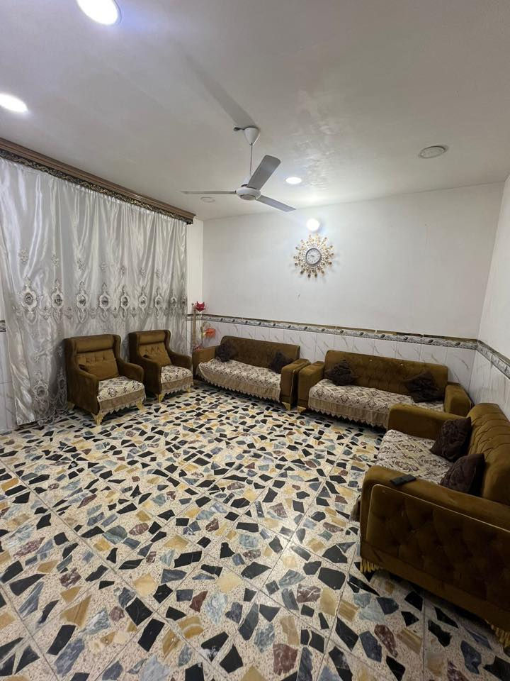 السلام عليكم 
بيت ١٥٠ متر طابقين زراعي 
يحتوي على ٤ غرف نوم واستقبال و ٣ حمام  
ومطبخ حار وبارد ومطبخ خارجي 
للتواصل ***********
