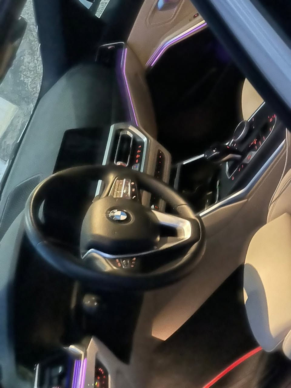 bmw330i 2021 للبيع  بيه قطعتين صبغ من امريكا وقطعه تبديل لون هنا ب العراق ماشيه33  الف كيلو  
***********

