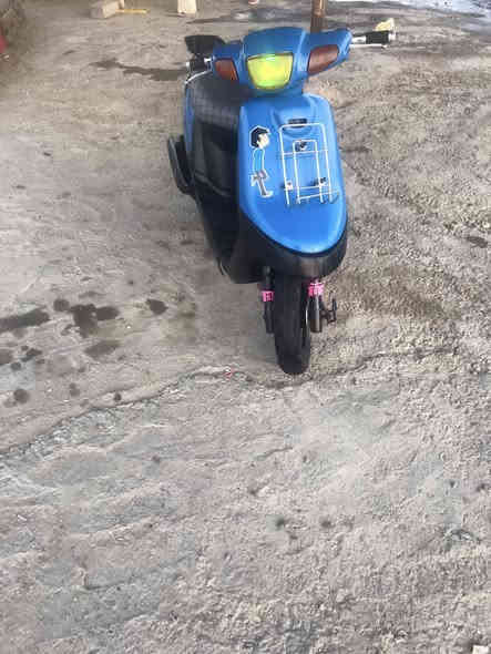 السلام عليكم دراجة بطة خط دراجة نظيفة محرك ٨٠ شغلة سلف هندر الرقم ***********/السعر ٣٠٠ بيها مجال
