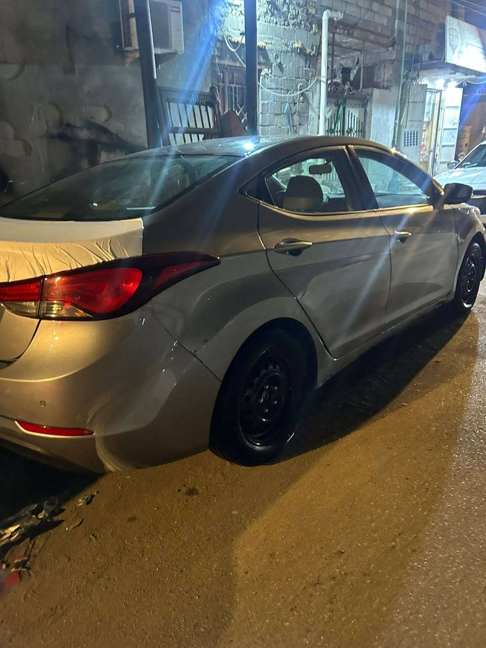 النترا للبيع موديل 2015 سياره جديده اي نقص ما بيها مكينه دوووش 1600 حداديه تخم تاير ويلات جداد رقم وسنويه بصره تحويل سعرها 105 وبي مجال العنوان البصره استفسار ***********
