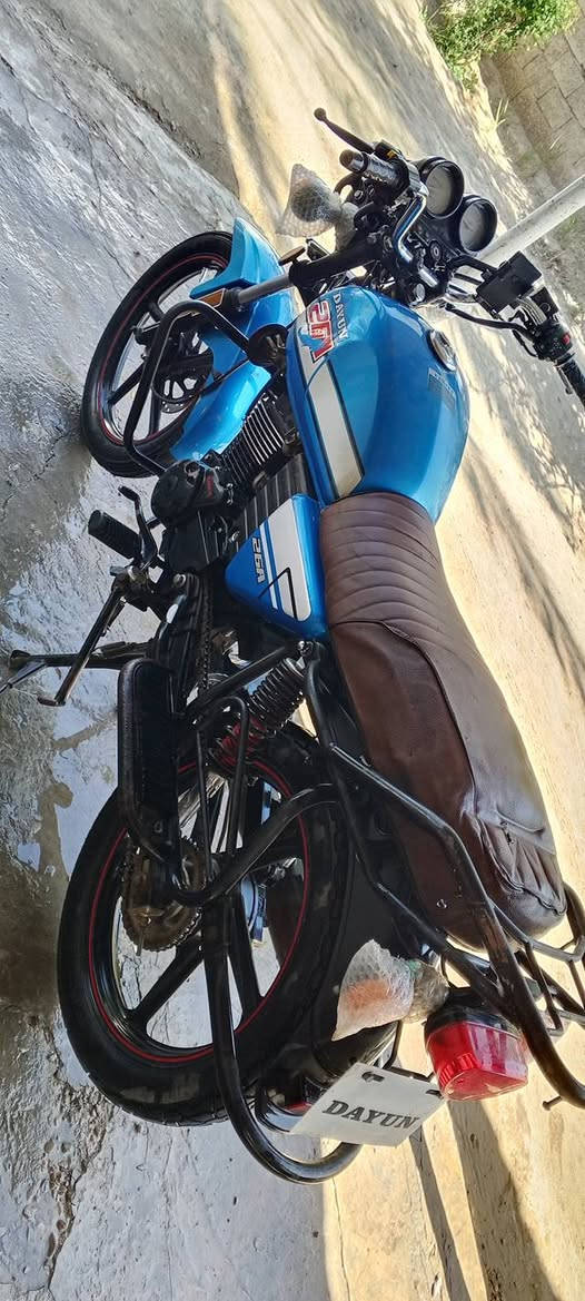 السلام عليكم دراجه للبيع دايون نفخ موديل 23 اوراق اصوليه بس استنساخ دراجه جاهزة من كلشي تايرات جدد كهربائيات كلها شغاله مكينه ما مفتوحه مكينه 200 السعر مليون و100 مكاني حله قضاء المحاويل  اس استفسار هذا الرقم ***********  *********** غير متواجد على الفيس
