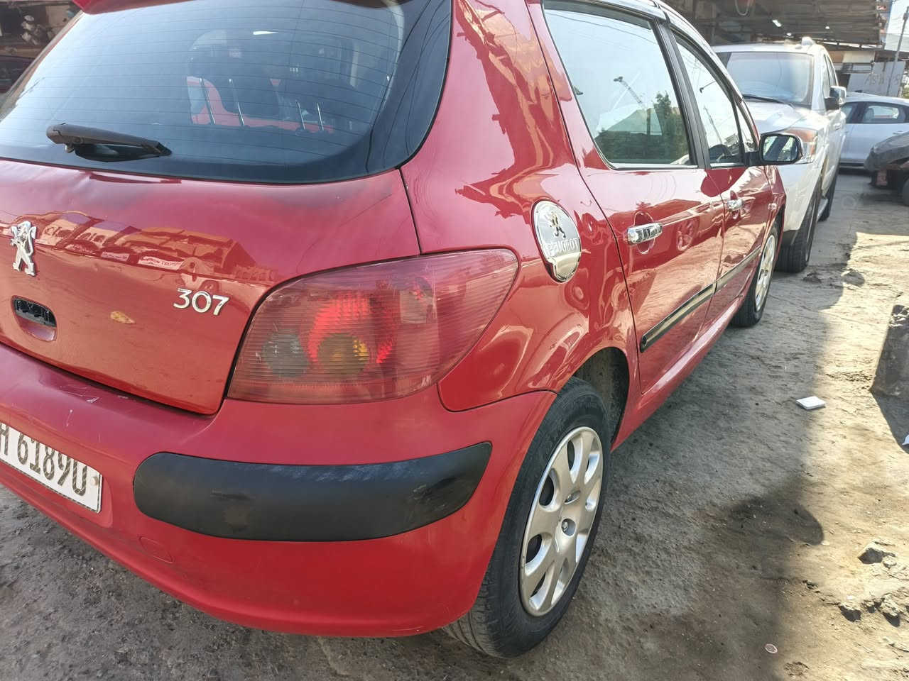 بيجو 2006 رقم بغداد انكليزي مكينه كير جدد تبريد دواخل صدر كله تمام مظبوط مابيها اي مشكله السعر.. 53..العنوان بغداد الدوره  رقم الهاتف ***********...***********
