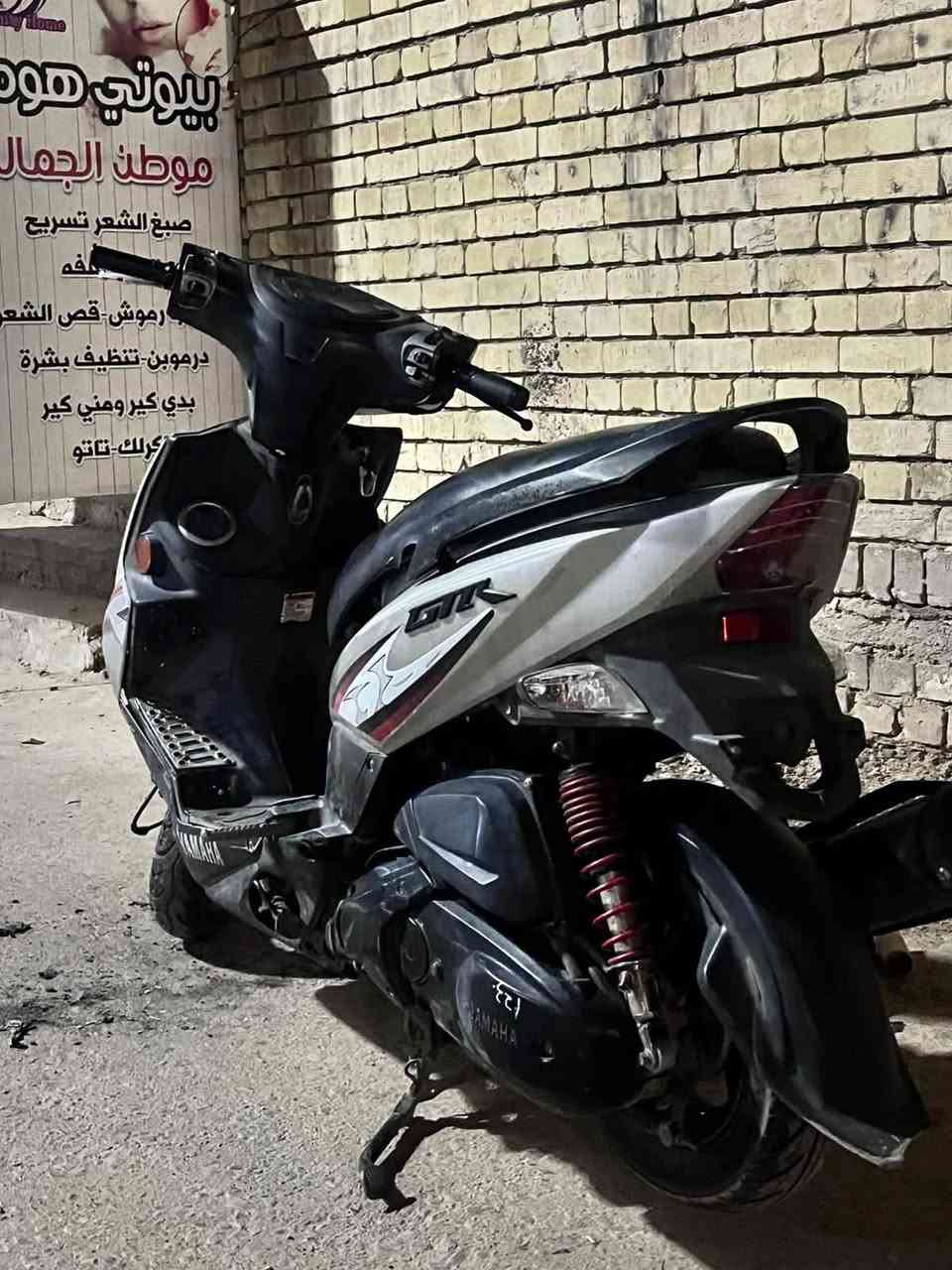 سلام عليكم
جيتي ار GTR
كفاله عامه مكينه سبانه ما ممدوده عليها تجي تأخذها من باب البيت  شاشه 3 الاوان كامله مكمله مابيها اي نقص كلجات رياضي شلعه شك كاع   دكت 110 وتريد بعد سعر مليون َوبيها مجال شراي يتصل ويدلل ***********
