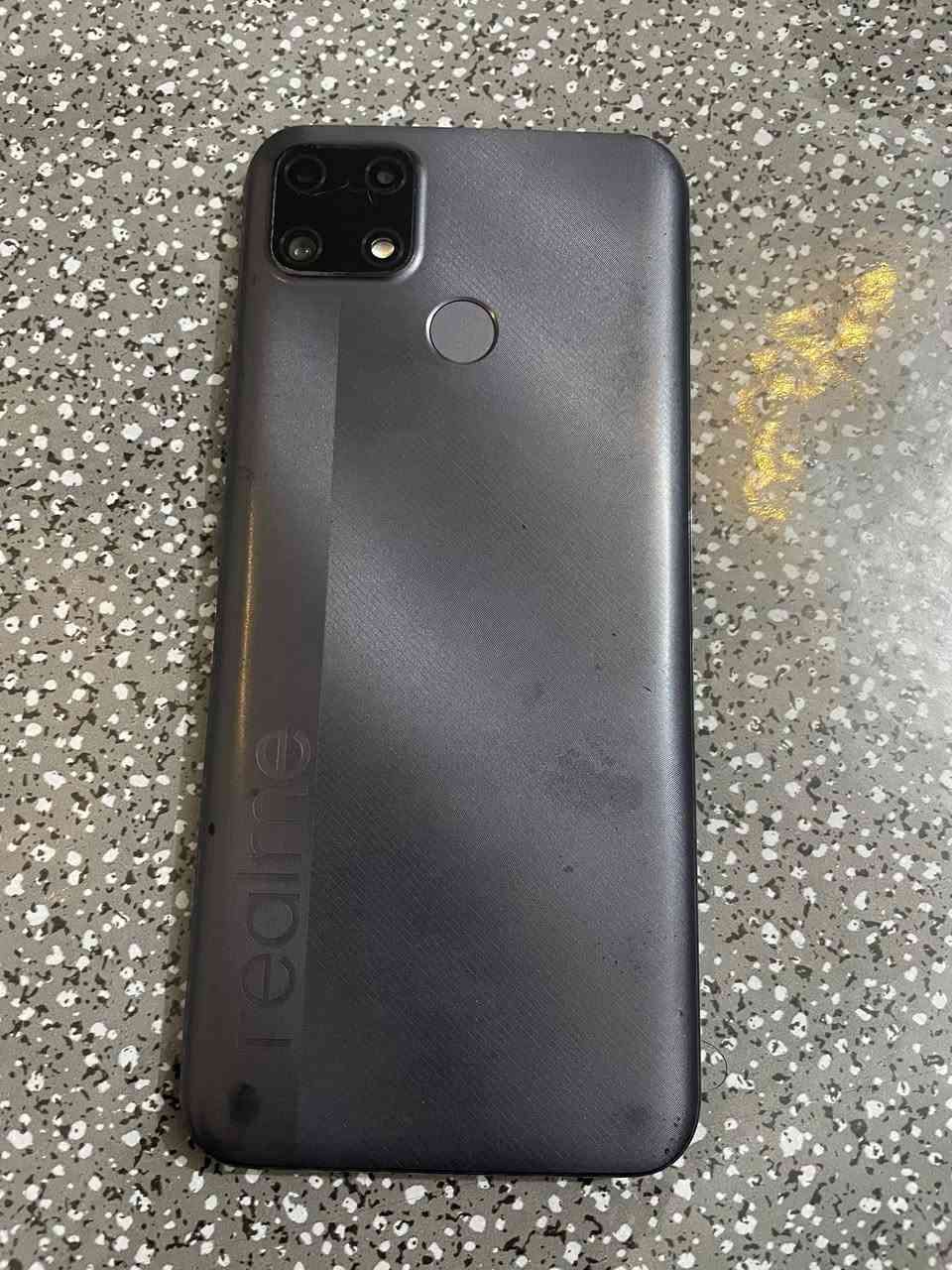 جهاز للبيع ريلمي c25
ذاكره ٦٤ 
بطاريه 5000ملي انبير 
جهاز حلو ومرتب استخدام بيت 
بصمه وجه وبصمه ايد بل ضهر شغالات 
السعر ٨٠ وبي مجال 
تواصل *********** 
ومتواجد بلخاص
