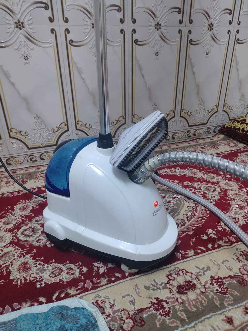 مكوه بخاري جديد فقط بيه لحيم بسيط بالدبه مال الماي شغال ماخذه ٥٠ قبل أسبوعين الباب الأول بيع ٣٥ بدون عمله الي يريده يتفضل خاص هاتف*********** بيه واتساب الرقم
