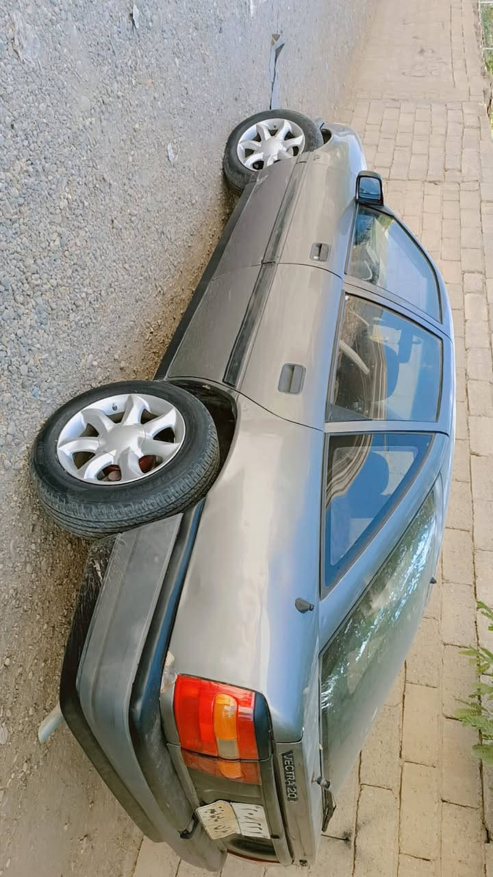 سه‌ره‌تا به‌ ناوی خودا
ئۆپل مكينه ٢٠گير عادي 
موديل ٩٠دوو پارجه بوياخ 
مه‌كینه‌ و گێر به‌شه‌رت
ساحيب سنه وي له كلاره ٢سال به سه ر جوه

نرخی ٣٥ گه‌لا 

***********
