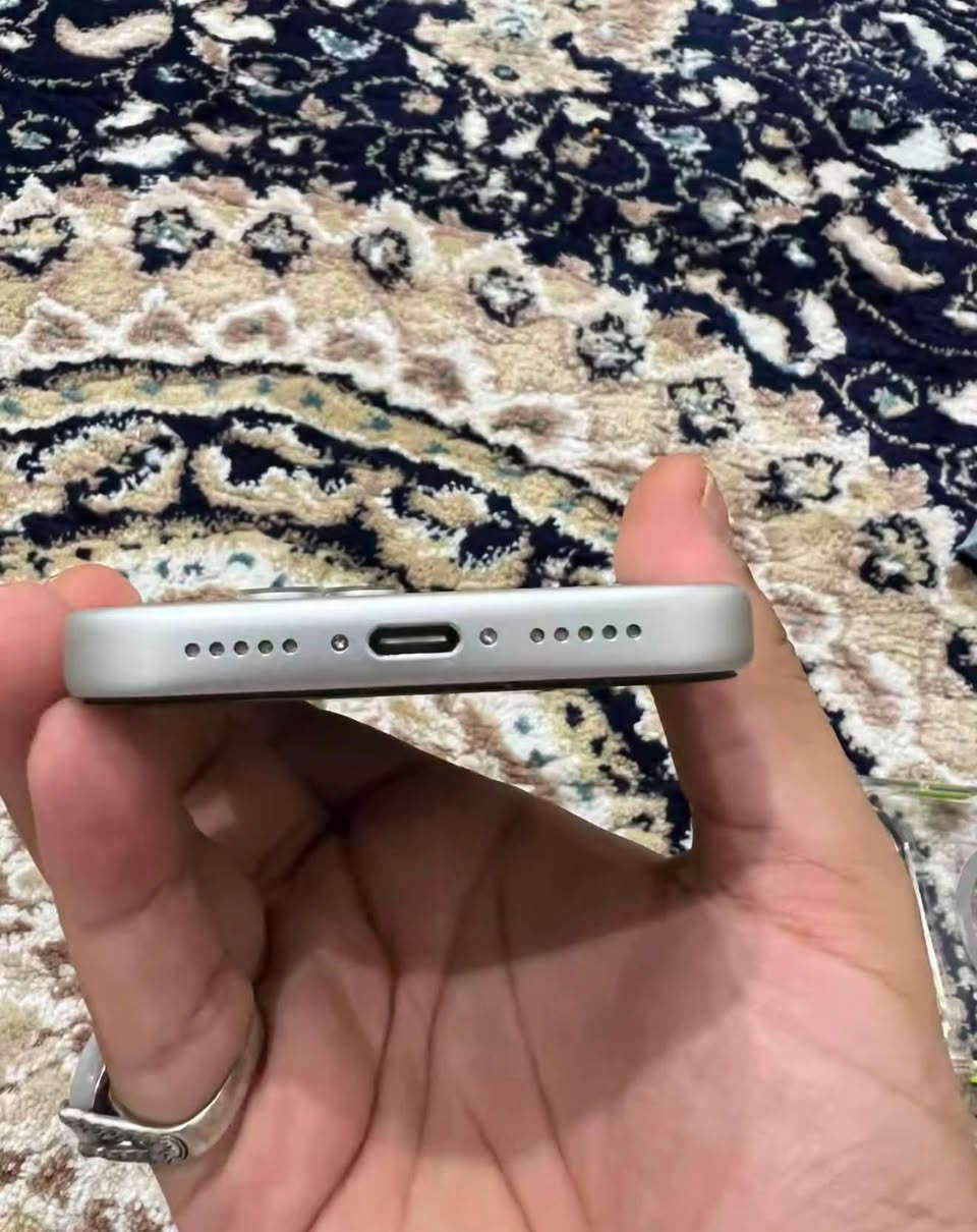 السلام عليكم 17 برو ماكس ايسم بي خط بل شاشه ( يتصلح) بطاريه98 الجهاز لا زلغ ولا فطر ولا شي سعره 1300 وبي مجال الله شاهد ماخذه بمليونين و150
***********
