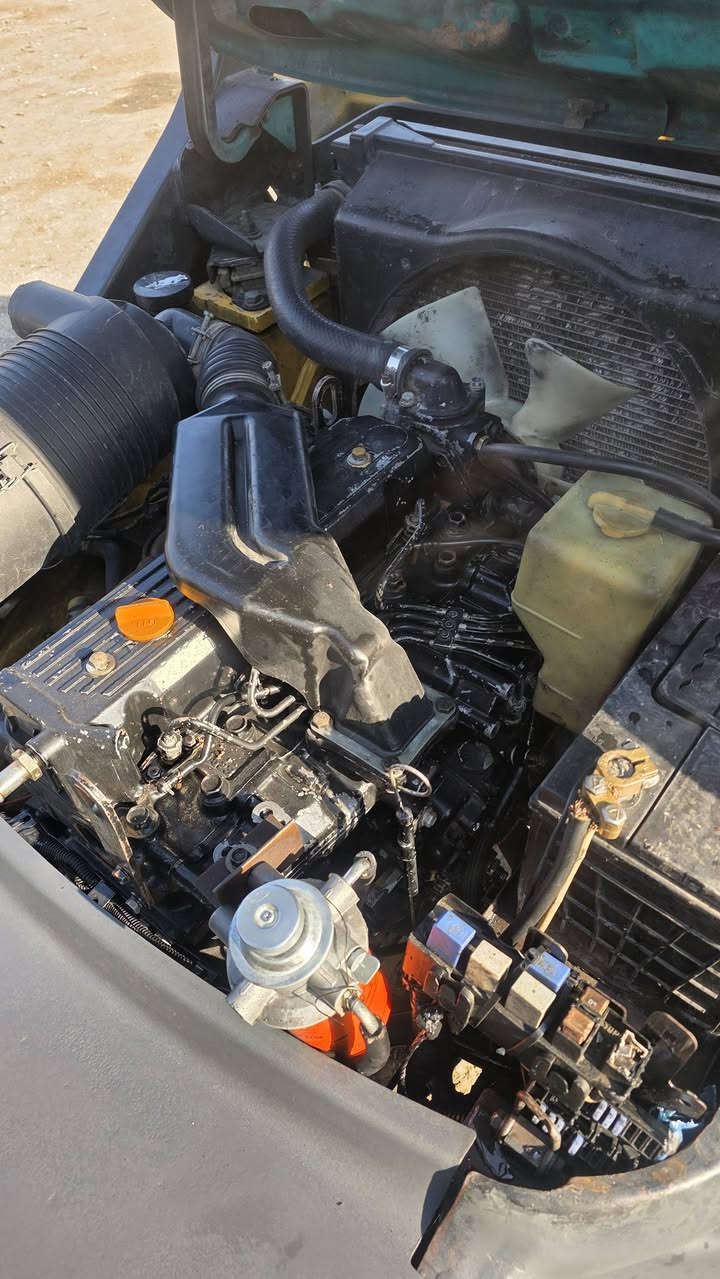 للبيع رافعه شوكيه كوماتسو 3طن 3حركات جوب حاويه موديل 2010 كير مكينه أكسل تخم تاير جاهزه للعمل بيه اوراق مزاد شركه الببسي العنوان ديالى بعقوبة قرب مديريه المرور 
يوجد توصيل جميع المحافضات 
***********
***********
