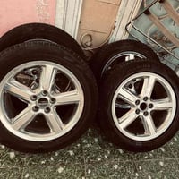 قياس ١٨ يرهم كوري وياباني وامريكي فورد شوفر وعلى اغلب السيارات تقريبا ...