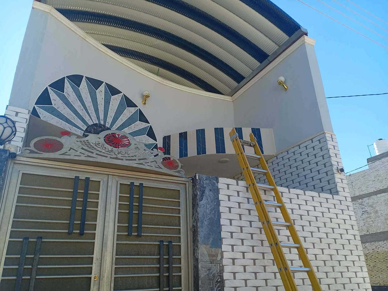 بيت حي نداء ١٠٠ متر شارع ٦٠ الاول طابق واحد بناء طابوق صب كونكريت بناء جديد***********
