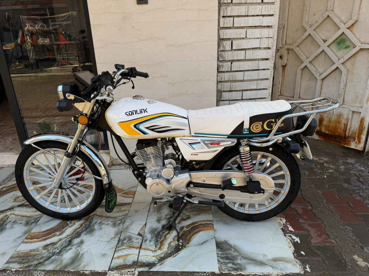 يالله معرض القريشي ديالى بعقوبة قرية خرنابات المصداقيه عنواننا 😍***********👏
توفر ثلاث قطع سولنك اصلي معودك على الجديد كفاله عامه 😘

موديل 25 كفاله عامه شراي يتصل يدلل
