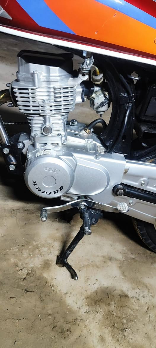 سلام عليكم شباب دراجه للبيع شاصي 18سكنر وتعمير 26محرك طياره كلش حلو دراجه أحله من صور بيه بس العلامه مال تانكي مضروبه سعر خاص خابرني وبيك خير ودلل مو شراي اخيك اطلع كبل ***********
