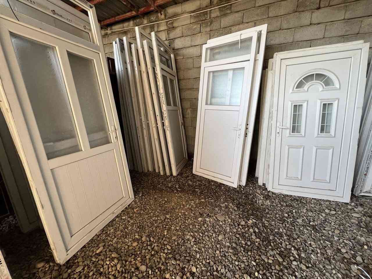 السلام عليكم وصول وجبه جديده من الابوب و الشبابيك البلاستك الابيض واصاجي  
سعر القطعه الابيض 75 الف 
ويوجد تخفيضرات عله اشبابيك الزغار 
الاستفسار اتصل 
*********** 
العنوان ناحيه الزاب مدخل السايدين 
زوروناً تجدون ما يسركم 
#البيع نقد نقد نقد فقط
