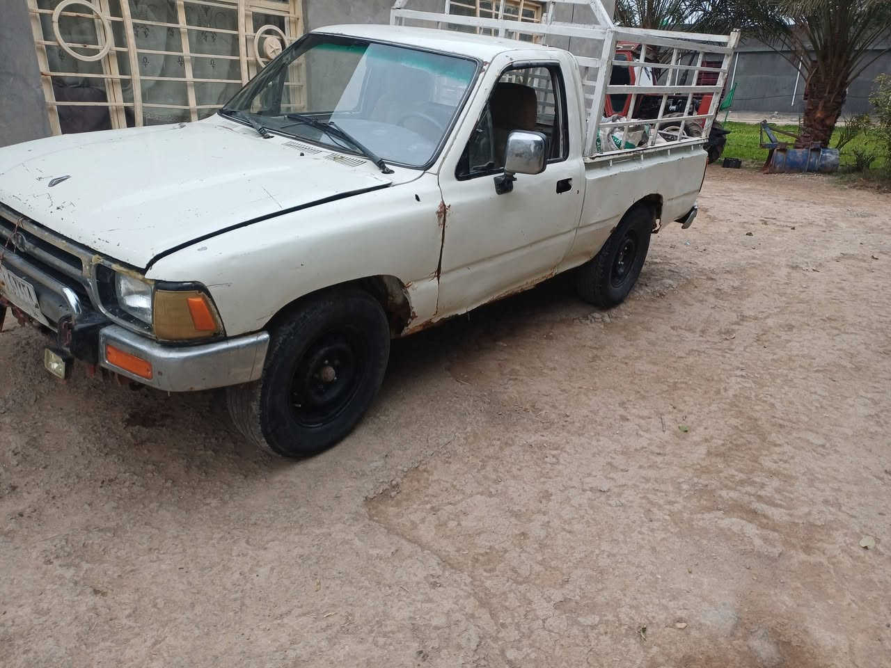 السلام عليكم
للبيع بيكم موديل ١٩٩٧ رقم بابل تحويل مباشر 
مكينه بيه تنقيص الكير والكسل والشاصي كفاله المكان بابل مشروع المسيب السعر 30 ورقه وبيه مجال قليل رقم الهاتف  ***********
