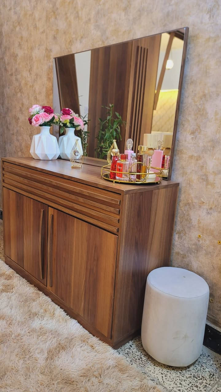 للاستفسار على الرقم ***********
