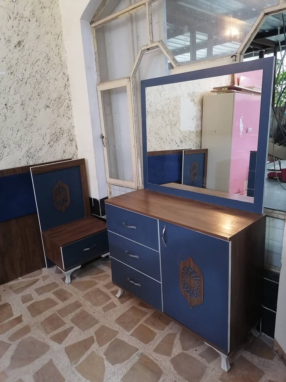 غرفه 6 قطع عنوان زانكو99 تلفون اتصال واتساب فايبر ***********
