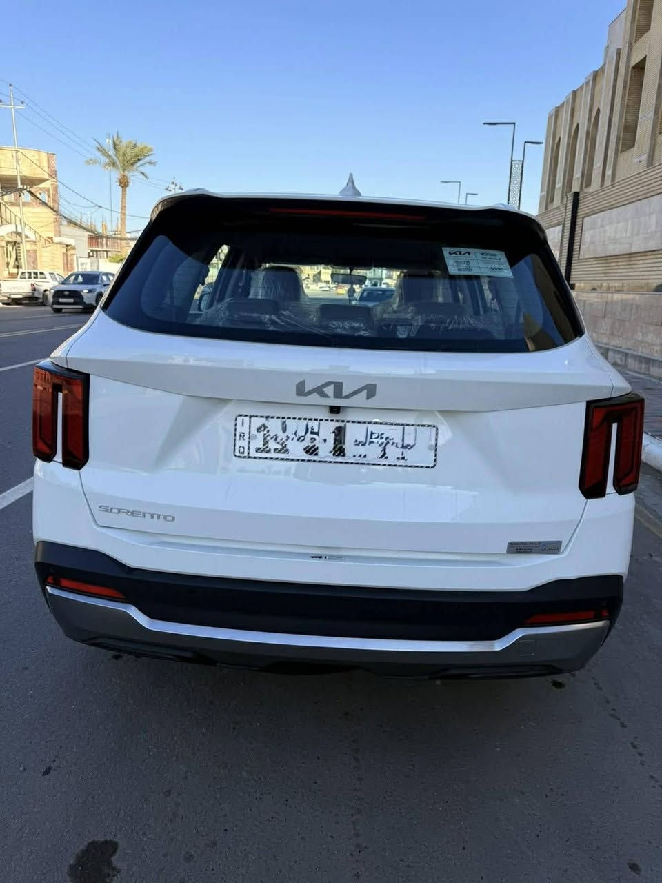 السلام عليكم للبيع سيارة سورنتو موديل ٢٠٢٥ زيرو ماشية ٢٠٠٠كم فقط اثر الترقيم والتحويل السياره جديده ومكفوله من جكة الابرة مواصفات صندوق كهرباء وكشن الامامي كهرباء بصمه وتشغيل عن بعد هندبَريك رجل ويل ٢٠ والمحرك ٤ سلندر وباسمي السياره خاضعه للضمان الشركه الدوليه مع تبديل الدهن ٤ مرات وصيانه ه سنوات والسياره موجوده في كربلاء ***********
