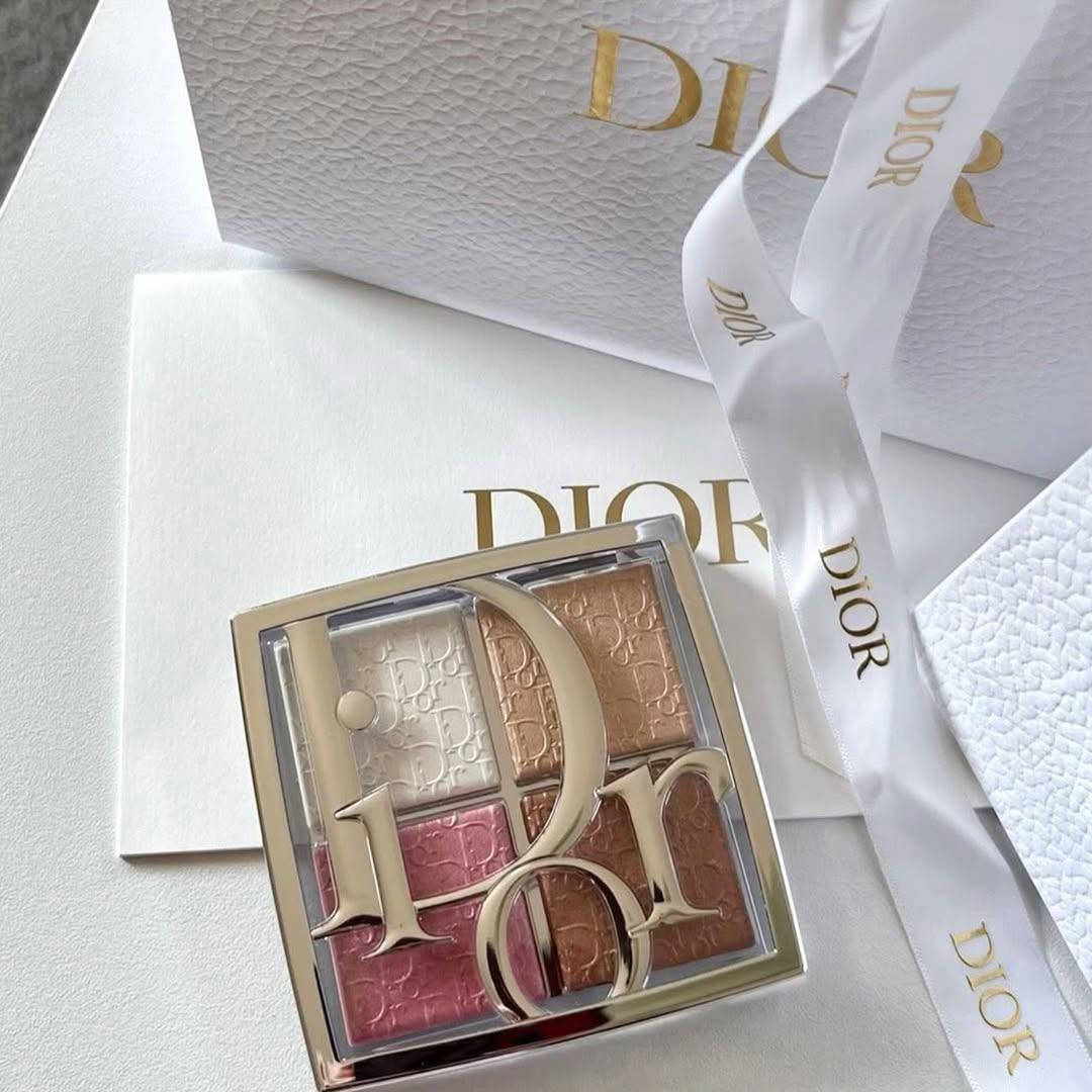 ✨💣 هايلايتر ديور الإصدار الجديد 💣✨

Dior Backstage Glow Palette ✨

إضاءة فاخرة بـ 4 درجات ساحرة تمنحكِ لمعة راقية ومميزة 😍

💖 ألوان متنوعة تناسب كل الإطلالات 💖 نعومة عالية وسهلة الدمج 💖 إشراقة جذابة تدوم لساعات

🔥 سعره نار ومفاجأة 🔥

📩 للحجز والاستفسار راسلونا على الخاص قبل نفاد الكمية ✨🤍


**إذا كنت صاحب هذا الإعلان وتريد حذفه لأي سبب، رجاءا أرسل رسالة إلى الدعم الفني**
