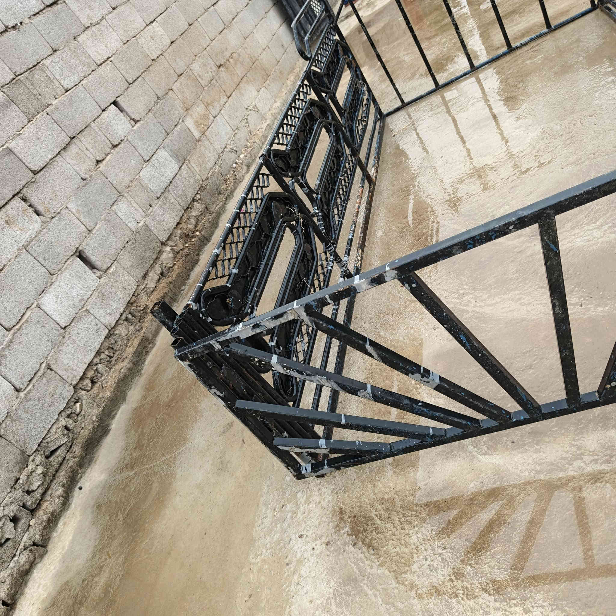 السلام عليكم للبيع محجر كيه خليجي السعر ٥٠٠  الف العنوان واسط الموفقيه ***********
