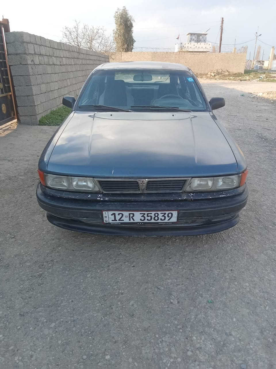 السلام عليكم مكلف بنشر
مسيبوشي كلنت 
موديل 1991
كير محرك شرط 
كهربائيات كلها شغاله 
طخم جديد 
تخم تايرات جديد 
رقم دولي شرط التحويل والوكالة 
كابون بانزين 
السعر 38 وبيها مجال 
‏‪0774 092 5712‬‏
