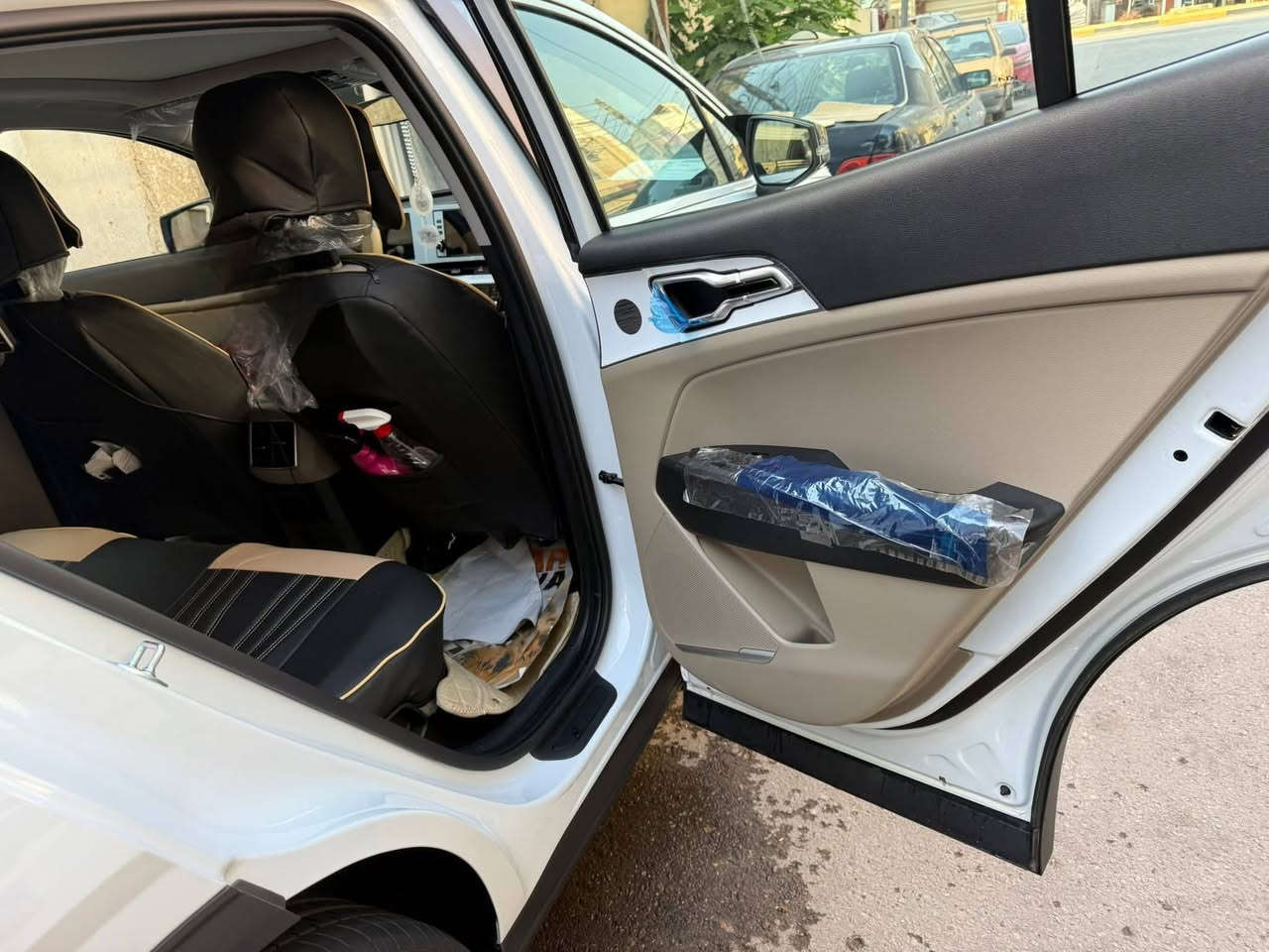 السلام عليكم كيا سبورتج موديل 25 كفاله عامه ظمان وكالة نم
لون ابيض
ماشيه6000الف كيلو بعده زيرو وكاله
بصمه تشغيل وبصمة بالباب 
تشغيل عن بعد 
قطعتين تبريد
بانورما
كراسي 2 كهرباء 
كشنات تدفئه 
ستيرن تدفئة
شحن واير لس 
مع شحن بالكشنات 
مود درايف 
حساس امامي وخلفي 
نقطة عمياء
ويل حجم 19 
لايتات فول ال اي دي 
شاشه كار بلي 
فول تحكم ستيرن 
مري شفط ونظام ترحيب 
3انظمة قياده 
شفتات قيادة 
مانع تزحلق
مانع منحدرات 
هاند بريك دكمه
محرك 2000 دوش 
الارضيه والكشنات و الستيرن مغلفات جلد
تايرات شركه وسبير منازل  كتلوكات  وبصمه 2  بعده ليبلات 
مكفوله من الظربةو الصبغ 
السونار مرفق بالصور 

رقم بغداد 
السعر/248 وبيه مجال 
الاتصال/***********
