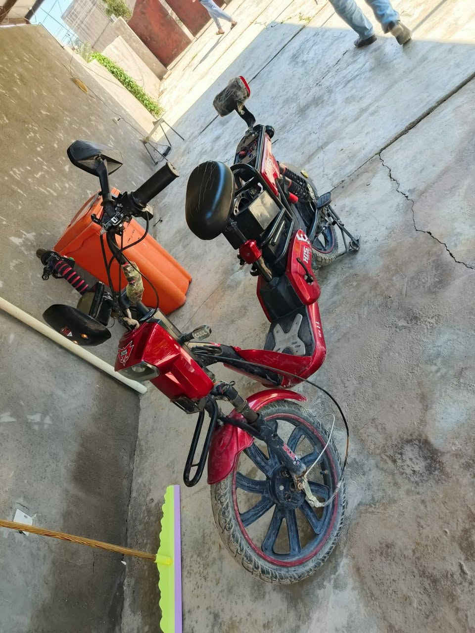 السلام عليكم دراجه شحن للبيع البطاريات اربعه الدراجه نضيفه كلشي مابيهه بس يحتاجله تعديل بل كهربائيات 
السعر (٣٢٥) وبيه مجال بسيط


**إذا كنت صاحب هذا الإعلان وتريد حذفه لأي سبب، رجاءا أرسل رسالة إلى الدعم الفني**