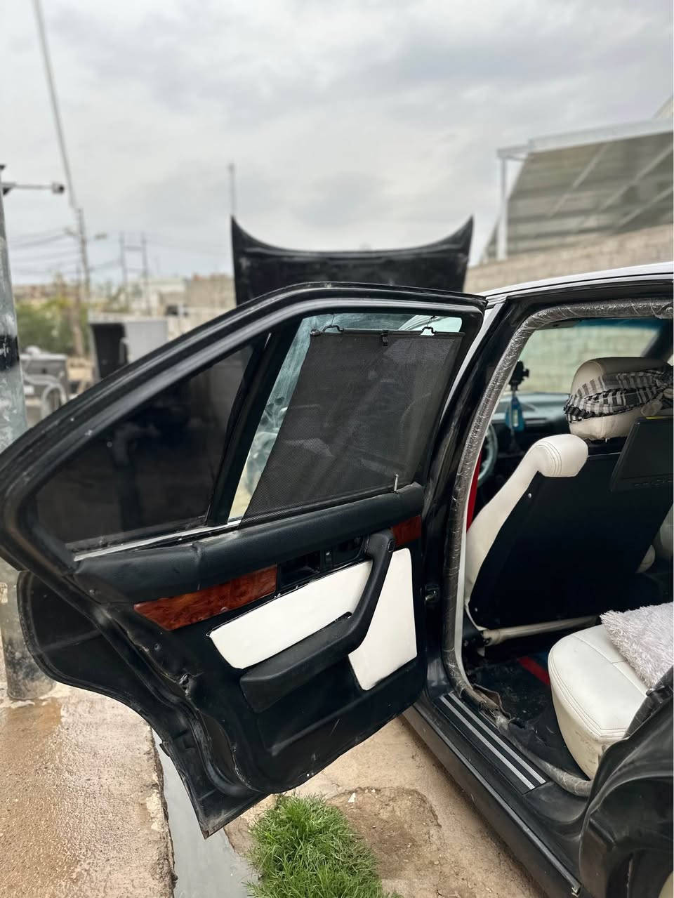 بيئيم ٥٢٥بيلادي  مؤديل ١٩٩١  تازة عةمة لؤ جواني سةقفي بي قةترةو مةعجون بي ليدانوو دةعمة  مواسةفات تؤماتيك جار جام كارةبا كوشن جلدو صياحي ٧ باليفة ٣ شاشة و تةلفزؤني سندوق ليدي ١٨ پارجة  دةبل هةوا سةقف رؤز رايز ويلي m18 تايةي نويي دةعامي پشتو پيش M  دةبل تةنةفؤن  سوكان M  لايت ئةلقةي rjp ملةوةن    ناو دةرةوة كامل M  تاخم صةيدةليةي بيلادي تيداية كامل فؤرميكا  دوو پةردةي بيلادي سعري ٩٦$ وةرةقةو كةمي مةجالي برايانة گؤرينةوةش دةكةم لةسةر دل گرتن ژمارةي موبايل *********** أربيل, العراق
