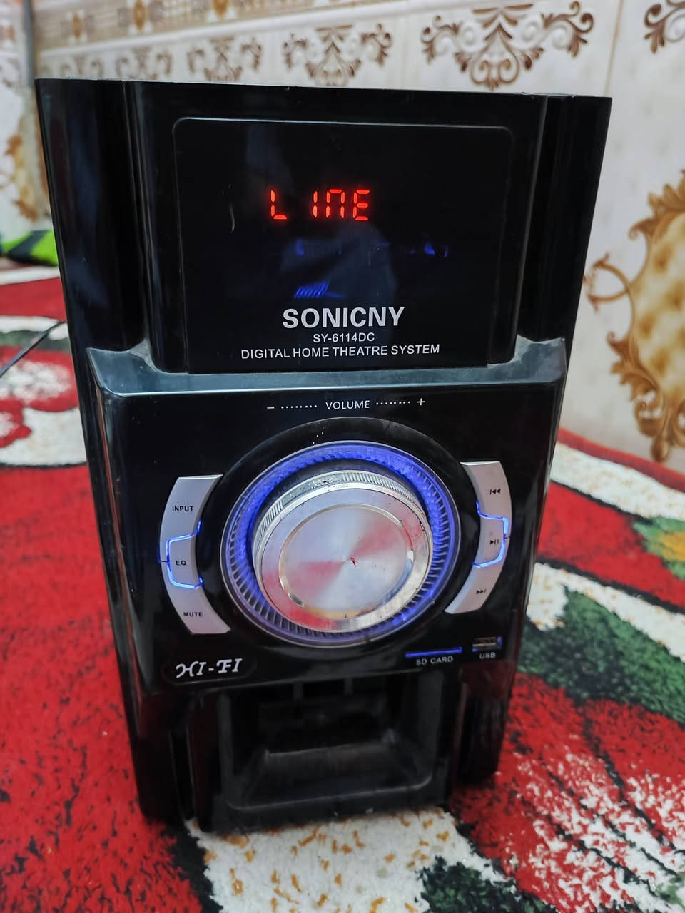 مضخم صوت عاطل مايطلع صوت ابيع فحم سماعه دمام 6 انش شغاله السعر 20 الف قفل***********
