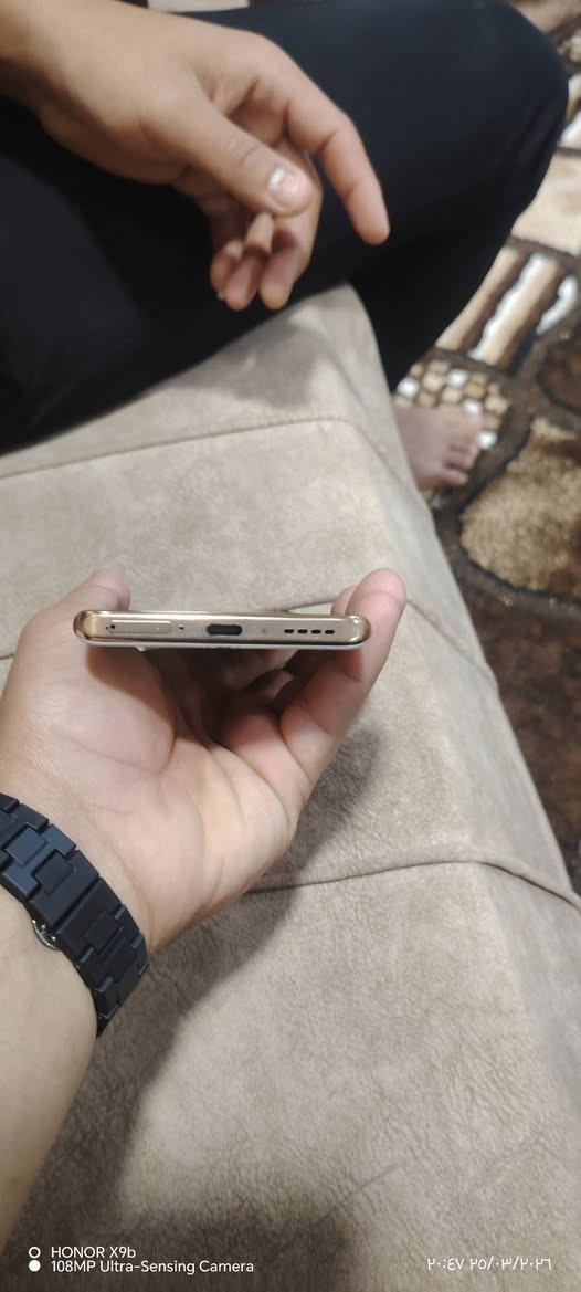 السلام عليكم  ريدمي 11برو ماكس ال ضهر جلد طبيعي شرط نضافه فول شرط ما مبدل بي شي 350و بي مجال العنوان موصل رقم الهاتف***********
