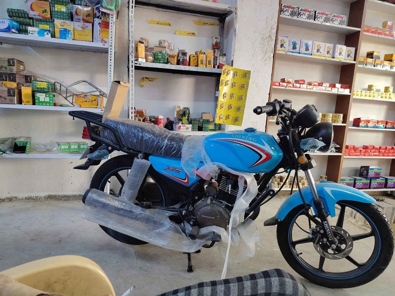 معرض عزام الخويلدي
مكاني ناصريه قلعه سكر
دراجات كفاله عامه 
وراق اصليه شرط ترقيم 
دايوان موديل 2022 
سعرها ١٥٥٠ وبيها مجال الشراي 
مكاني ناصريه قلعه سكر
***********
