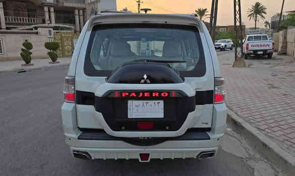 السلام عليكم 
باجيرو حبتور ٢٠٠٩ فول مواصفات 
لون صدفي مكفولة كفالة عامة
محرك ٣٠٠٠ 
محدثة امامي وخلفي 
السيارة عليها ادامة كاملة وماشية ١٢٩ الف كيلو 
منظومة لايت زينون ٨ عدسات 
منظومة تبريد جديدة راديتر وفريز وصوندات وشغل درجة اولى اضافة الى مراوح خارجية عدد ٢ 
باتري جديد 
فيت بم عبوة كاملة جديدة 
داخلها كلش نظيف 
شاشة امامية و بالكشنات
حساسات خلفية 
كشنات امامية كهرباء 
سونار موجود 
مكانها بغداد حي الجامعة 
سعرها 147 وبيها مجال
*********** بغداد
