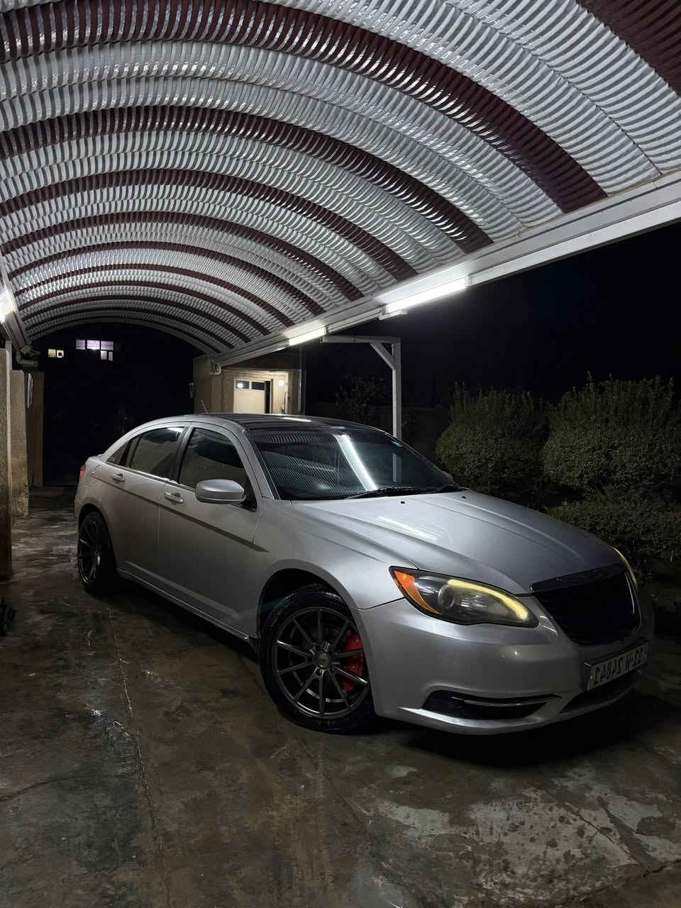 C200 2012
للبيع او المراوس حسب الرغبه

موديل 2012 
مكفوله من الحادث
بدون ايرباك
داخله كلين وصايره بيها طخه بالجاملغ ومصبوغه على كده فقط
ماشيه 140
كير محرك كهربائيات كفاله 
مسويلها ادامه كامله حداديه اماميه خلفيه جديده
للاستفسار ***********
