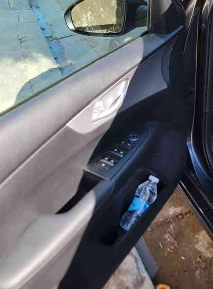 يا الله
كيا فورتي 2024  (فئة LX)
سعه المحرك : 2000 سي سي – بنزين – 4 سلندر
الوارد :وارد امريكي (جملغ الأيمن والايسر  تبديل )بدون لغد ولا شاصي والتصليح درجة أولى الله شاهد وين ميعجبك اخذها وغراض وكالة تفصيخ مو تجاري واسئل على اسعار الغراض
 ماشيه(٤٥٠٠ يعني زيرو) 
اللون الخارجي : فيلي
اللون الداخلي : قماش اسود ورصاصي
المواصفات:
•ويل كب 
•شاشه 
•سستم ايفون
•كامره  خلفية و كامرة أمامية تحديد مسار ورادار
• قياده ذاتيه  
• تحكم ستيرن
•مثبت سرعه
• بلوتوث  
• السيارة على وضع الشركة
٠ دخول جديد رقم فحص مؤقت
جميع المواصفات موضحه بالصور
موقع السياره : بغداد 
(السعر ١٦٧٠٠) علما السياره (بأسمي الشخصي) والي ما عاجبه السعر الله يرزقه بالاحسن والسوك متروس سيارات 

للاستفسار (***********)متوفر واتس اب
