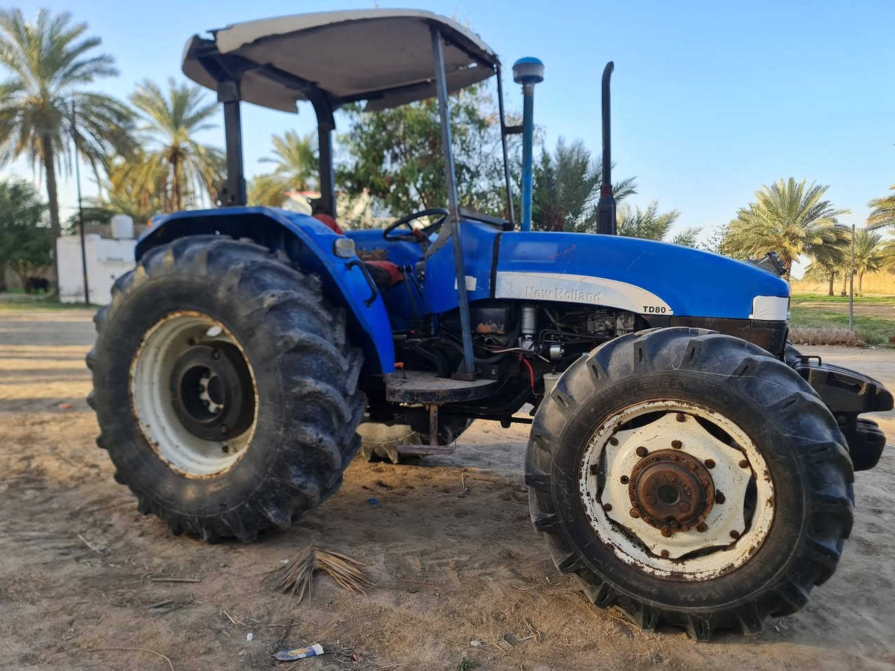 السلام عليكم للبيع نيوهولند موديل 2010رقم بابل 
محرك كير اكسن كلها كفاله 
تشغيل سلف مكانها بابل الحمزه الغربي***********
السعر ١٦ او نص مليون
