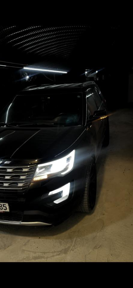 السلام عليكم
فورد اكسبلور اريد  بيع او مراوس بحدث 
السيارة  موديل  2017 ماشيه 140 الف كيلو مو ميل
مواصفات ال XLT المعروفه 
محرك 3.5 تنفس طبيعي سته سلندر 
وتو ويل السياره

بيها صبغ جاملغ ونص بنيد وبيها باب خلفي جهه سايق كلير من امريكا

شاشه جبيره 
عداد ٣ شاشات
كشناات امامي كهرباء
حساسات ورادار خلفيه 
نقطه عمياء
٧ راكب
٣ قطع تبريد

صندوك كهرباء

تشغيل عن بعد

بصمه ابواب ودخول ذكي

عليها ويل SRT ب 15 ورقه وتخم تاير جديد بعده

حيل مكعد شكلها ونصبتها حلوه حيل
***********
