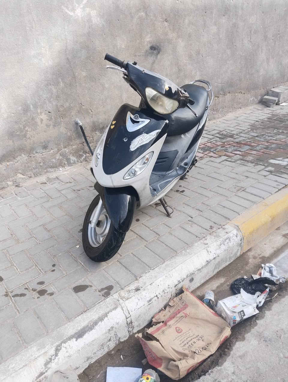 السلام عليكم دراجه ماكس منغولي له البيع سعر 750بيه مجال دراجه مفتوحه بس قبق ولفات بوش وبستم  بلادي ***********مكان سماوه
