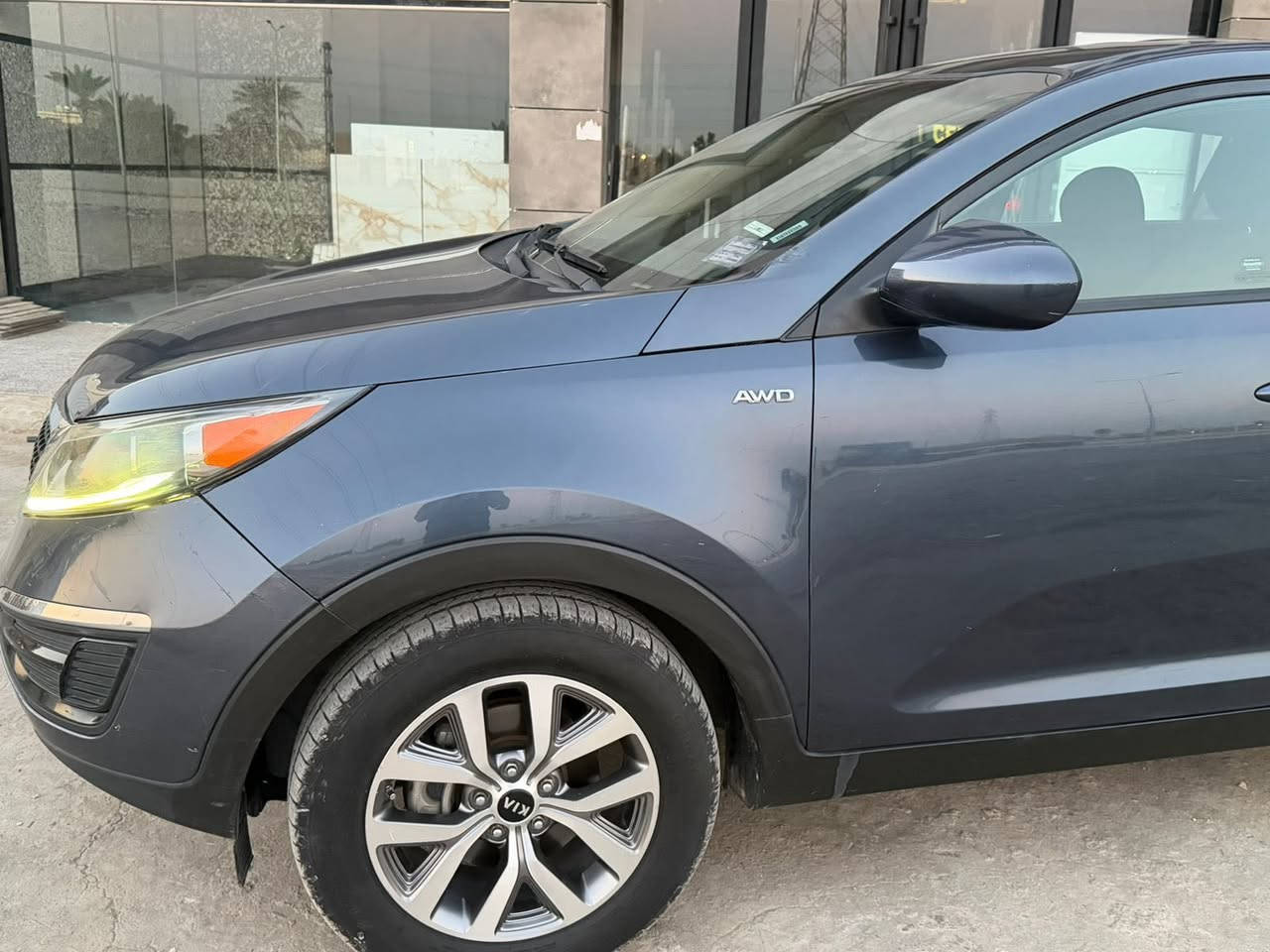 من رخصه الدمن
للبيع سبورتج 2016امريكيً.  ***********
حادث بسيط كلين.  سياره جديده وضع شركه 
ماشيه ٨٨جديده معنى كلمه السعر ١٣٤ورقه 
مكينه ٢٤٠صاروخ شرط بطناش 
تخم تاير ياباني صدر ١٠٠/١٠٠ غرفه سياره ريحه شركه بيه  حادثه فقط جاملغ راجع نفسه تعتبر كلين جاهزه آخر حبابه كله عله وضع شركه
