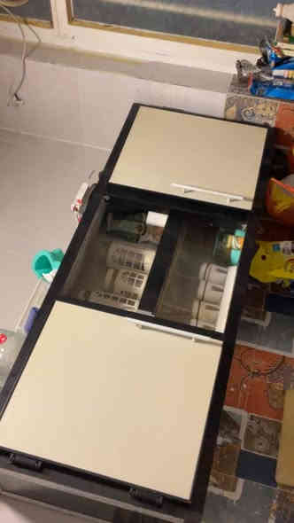 كاونتر مستخدم سنك وملحق وكاونتر بابين صغير 
الي يريده يراسل خاص او ؏ رقم ***********
