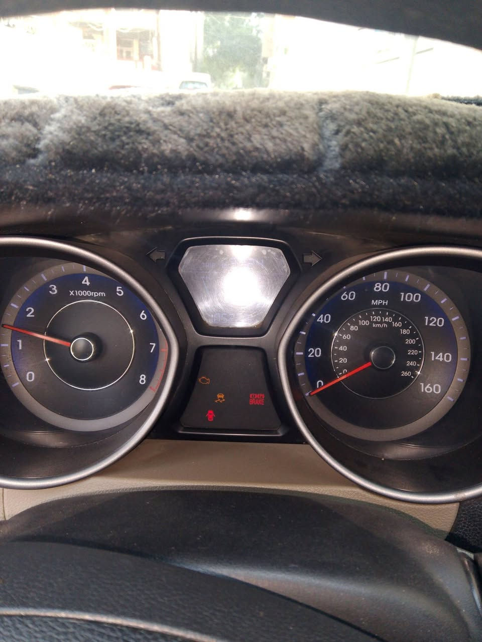 سلام عليكم عندي سيارة انترى موديل 2014 محدثه 2016 بيه باب وجاملغ هي ضربه من باب الزبون بيه طختين بتكمه جوه الدوسه خفيفة مرجعه على بارد مكفوله شاطئ لغد محرك رقم هاتف واتساب فقط *********** سعر سيارة 105
