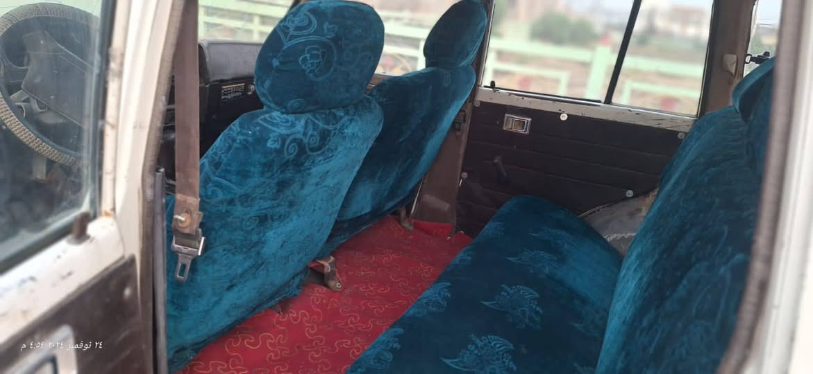 السلام عليكم لاندكروز 89 ام عيون رقم بغداد باسمي لون أبيض حالين الفجر ذقار *********** سعر 32
