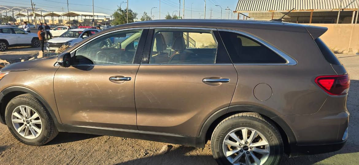 كيا سورنتو
مكلف بالنشر 
2019 
وارد امريكي 2400cc
حادثها فقط بنيد صبغ دون بارد او فتح او دواخل 
ماشية 84 الف مايل 
دون اي نواقص 
العنوان بابل الكفل 
السعر 175
‭0770 602 6670
