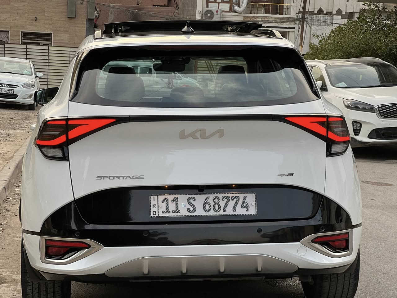 لسلام عليكم 
سبورتج 2023 GT Line خليجي 
رقم بغداد بأسمي ماشية 28 كيلو كير محرك تبريد صدر كلة على وضع الشركة السيارة بدون صبغ بدون بدون حادث فقط رصعة بباب الصدر وبارد بحافة الجاملغ الامامي   

المواصفات مالتها معروفة
✔️ سعة المحرك 2.0L
✔️ عدد AIR BAG 6
✔️ كت GT Líne مميز
✔️ حساسات أمامية 
✔️ حساسات خلفية
✔️ لايت زينون + LED
✔️ كشافات 
✔️ بك لايت LED
✔️ بانوراما
✔️ ويل كب 19
✔️ 4 دسك
✔️ ماسحة خلفية
✔️ اريل نفكيتر 
✔️ مفتاح التشغيل بصمة
✔️ تشغيل عن بعد 
✔️ بصمة دخول الابواب 
✔️ فتح الصندوق كهرباء
✔️ دشبول شاشة متصلة 
✔️ شاشة Apple Car play
✔️ كاميرا دوارة
✔️ الانارة الداخلية LED +لمس
✔️ المقاعد جلد ومخمل لون أسود كنتارا
✔️ حركة المقاعد الأمامية كهرباء
✔️ تدفئة  المقاعد الأمامية
✔️ تدفئة المقود 
✔️ مثبت السرعة Cruise
✔️ المودات والأوامر الصوتية
✔️ أوضاع القيادة  Drive Mode
✔️ فحص أنظمة السيارة 
✔️ مقود رياضي حرف D 
✔️ شفتات ستيرن
✔️ قطعتين تبريد
✔️ هاند بريك بصمة
‏Auto Hold - أوتو هولد ✔️
‏ ISO Fex - ايزو فكس ✔️
✔️ نظام مانع الانزلاق
✔️ نظام نزول المنحدرات
✔️ النقطة العمياء
✔️ اشارة في المرايا الجانبية
✔️ مخرج منفذ الطاقة ⚡
‏  Bluetooth / USB ✔️
✔️ دمام خلفي 
✔️ شاحن هاتف Wairlees
وهواي بعد مواصفات
السعر 240
مكان السيارة بغداد الكرخ العامرية 
للاستفسار ***********
