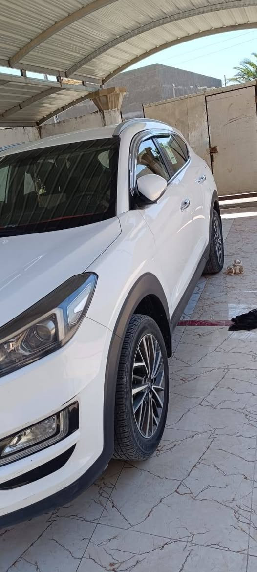توسان ١٩خليجي فول عده البنرامه 
 مكفول  
سياره جاهزه للخير كلش 
ماتصرف عليه ربع 
مكان سياره البصره  القرنه الثغر 
السعر ١٩٠  
رقم الهاتف ***********
